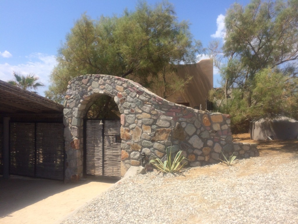 casita-courtyard-entry